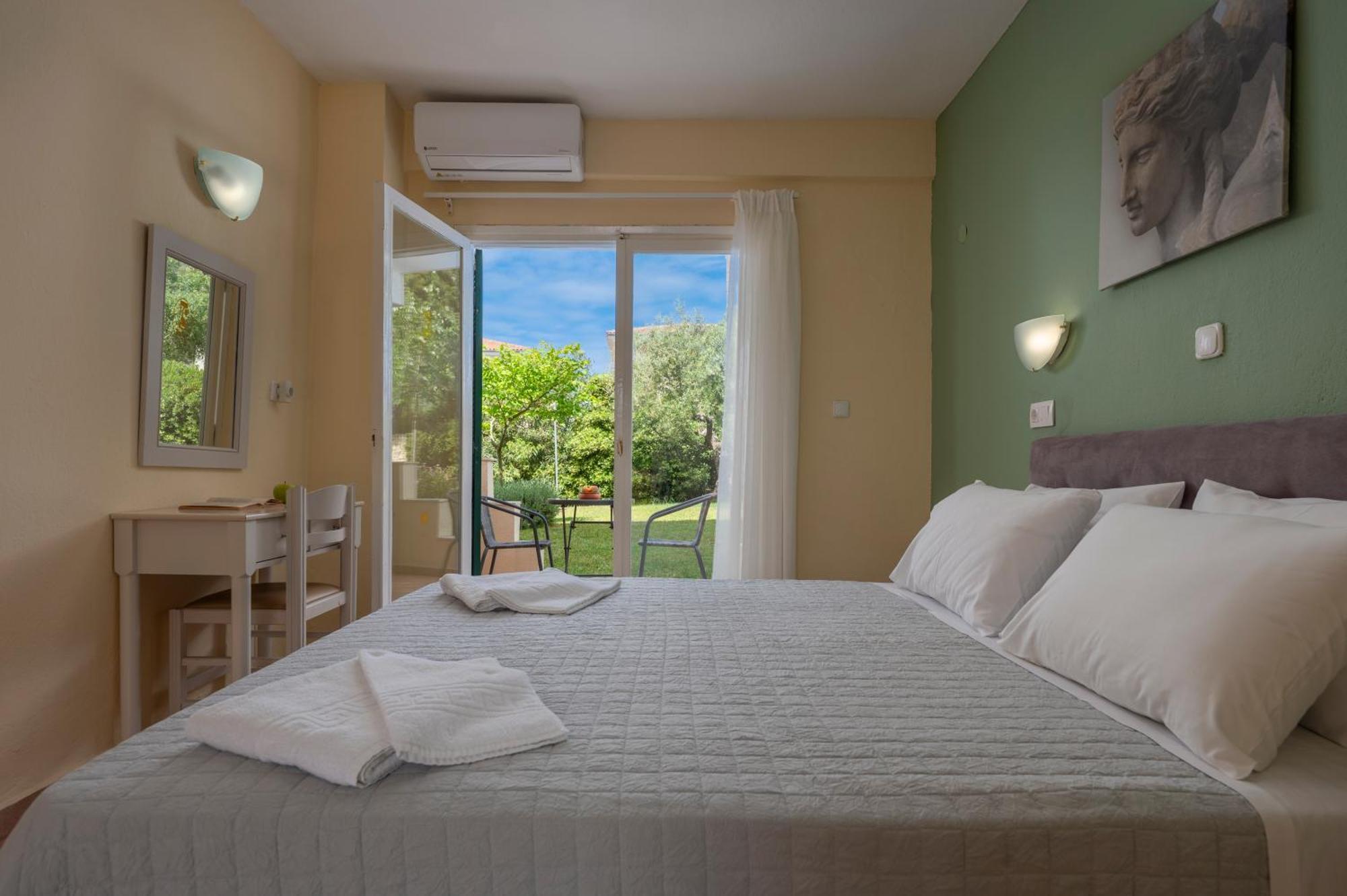 Julia Hotel Fourka Eksteriør billede