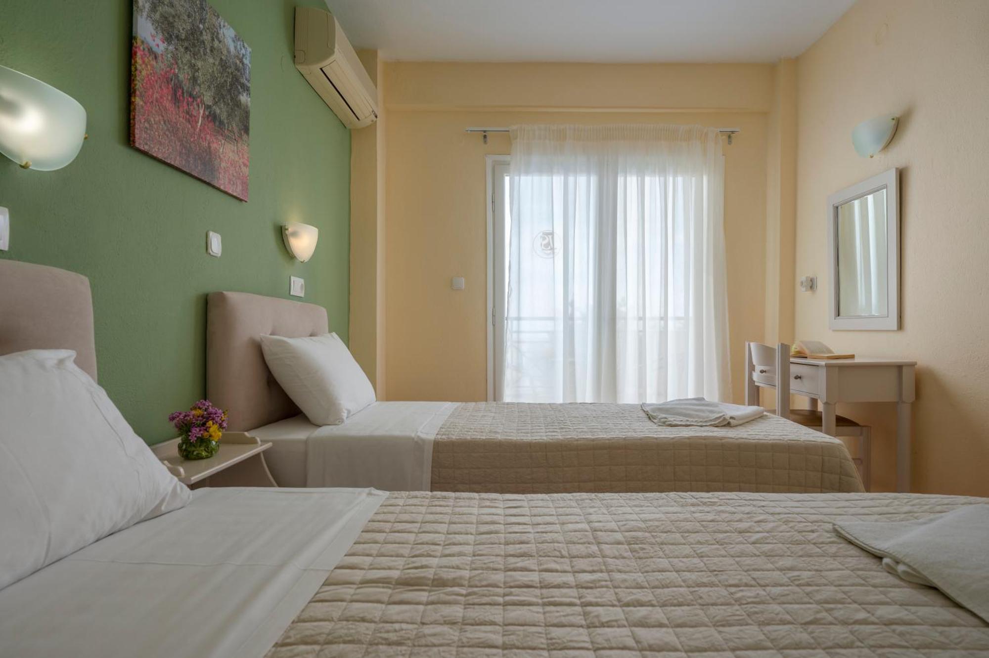 Julia Hotel Fourka Eksteriør billede