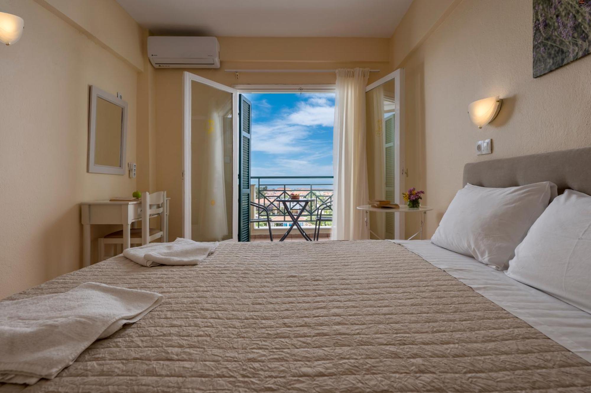 Julia Hotel Fourka Eksteriør billede
