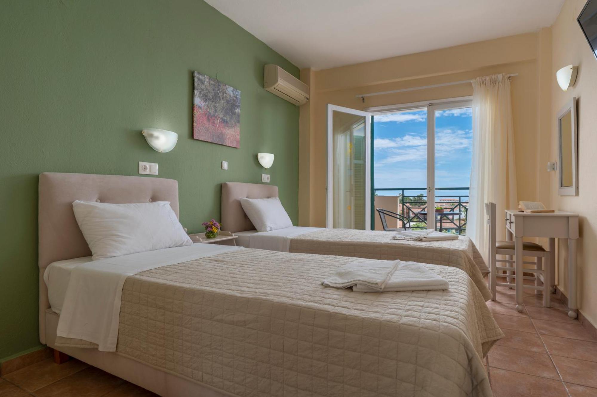 Julia Hotel Fourka Eksteriør billede